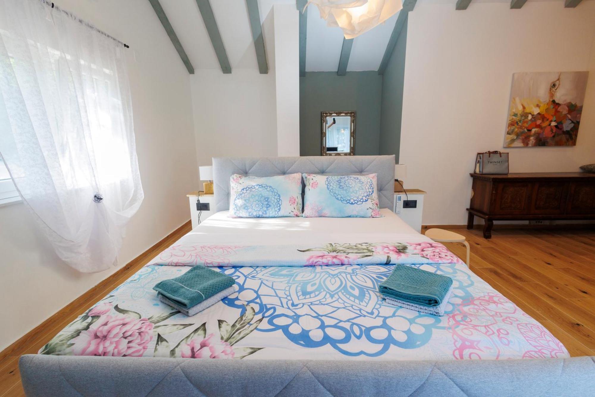 Luxury Andrea Vrzika In Forest Near The Sea Villa *